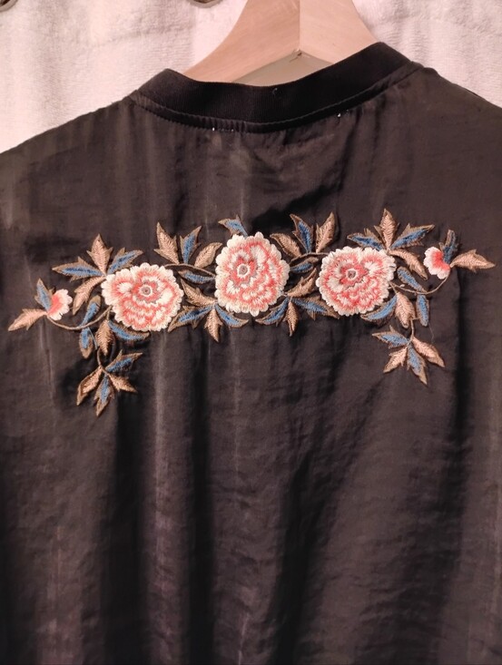 Zara Jackets & Blazers - Zara Cropped Satin Bomber with Floral Embroidery (M)